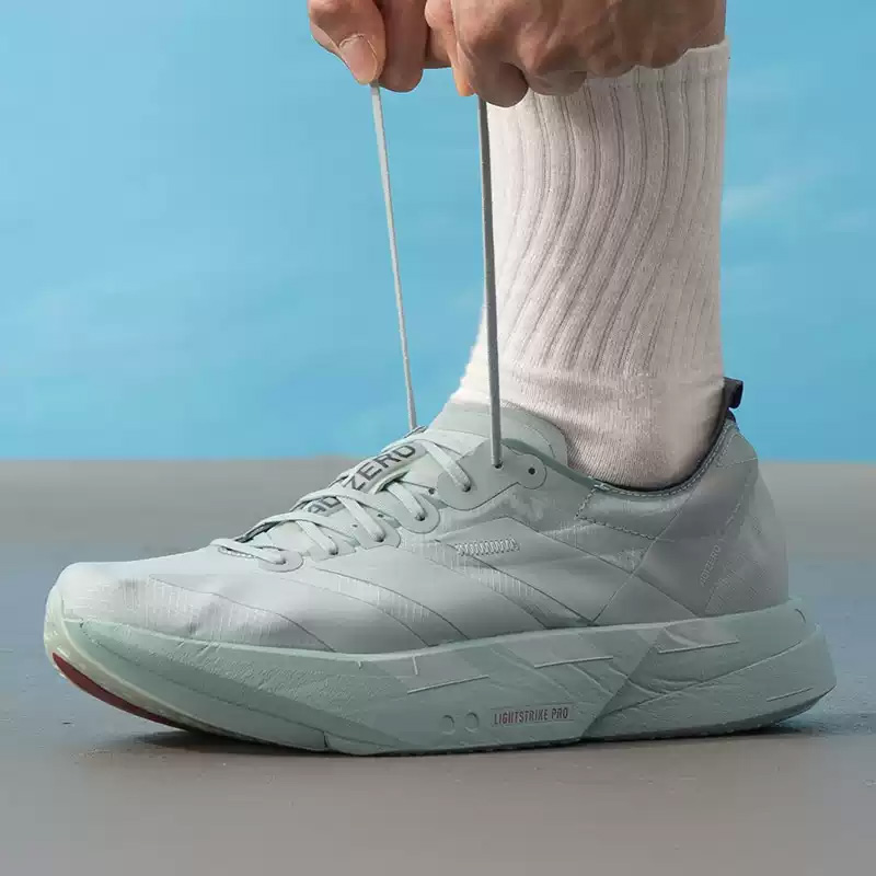 أحذية أديداس الرياضية للرجال - - مراجعة Men'S Shoes Half Cut وسعره