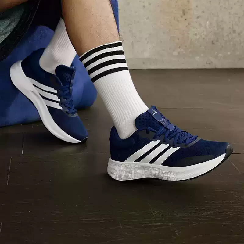 أحذية رياضية للرجال من أديداس  - مراجعة Men'S Shoes Half Cut وسعره